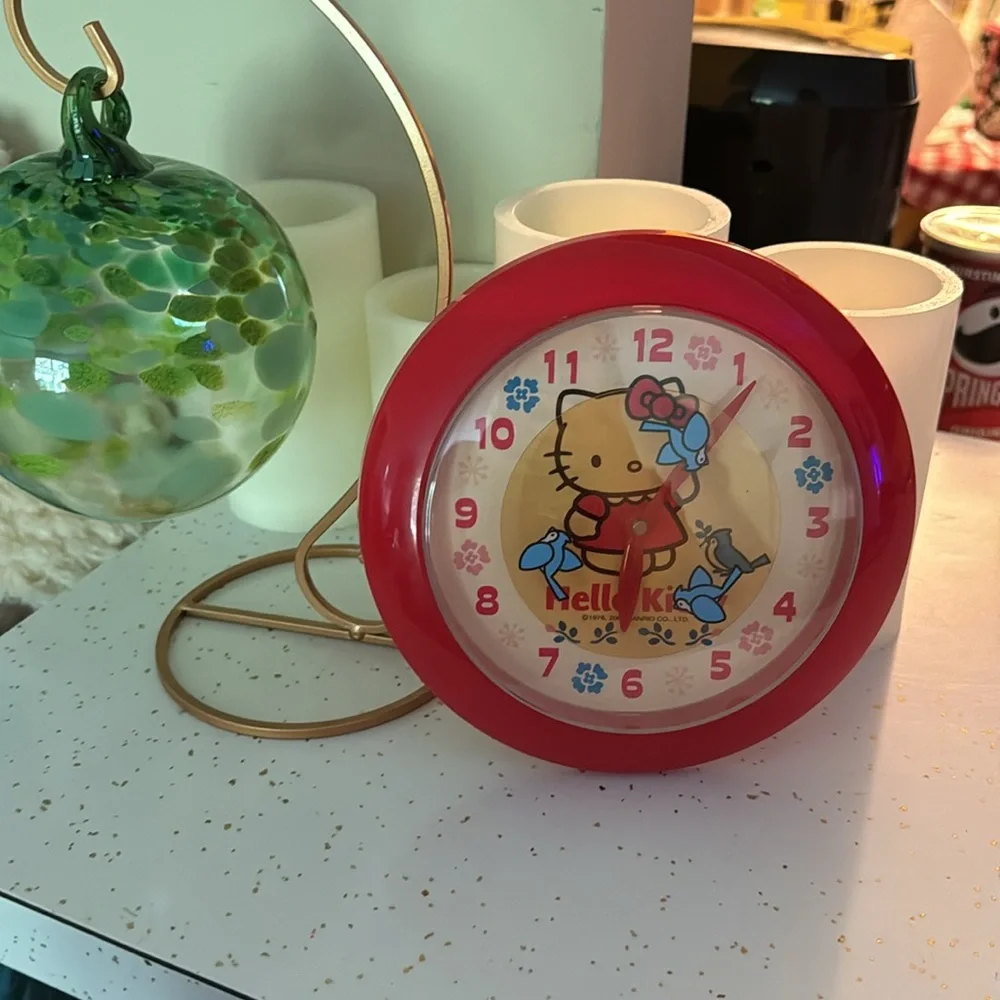 🎉HP🎉Vintage 2001 Hello Kitty Battery Powered Clock